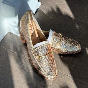 Elegant Gold sequin Women's Loafers. Perfect holiday shoe. New Size 8